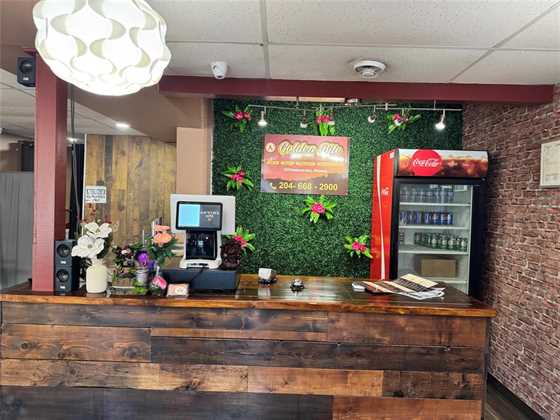 839 Henderson Hwy, Winnipeg, R2K 2L4